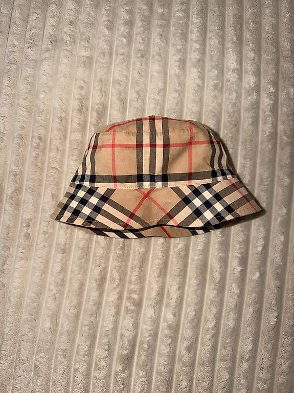 Berretti & Sciarpe: Bob Burberry bébé 1-3 mois – Usato da Genève venduto da Soum13