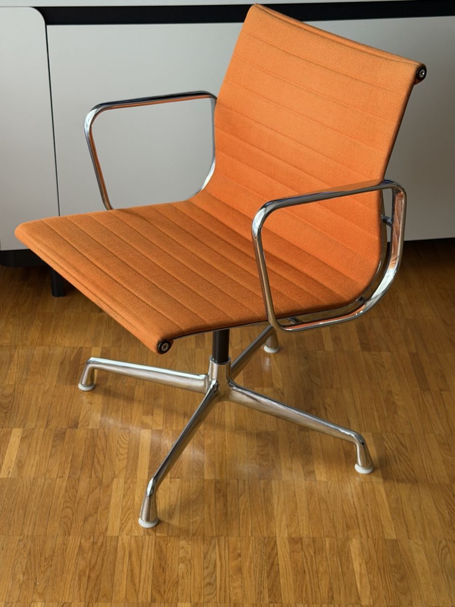 Vitra Sedie: Chaise Vitra EA 108 pivotante  – Usato da Bussigny venduto da ShopOp 1