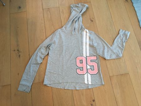 Kapuzen-Shirt Gr. S, neuwertig