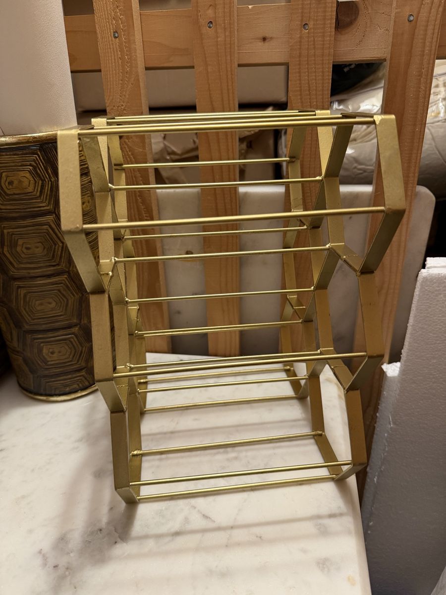 Portabottiglie: Modern Gold Geometric Wine Rack - Weinregal – Usato da Zürich venduto da burbujita257 1
