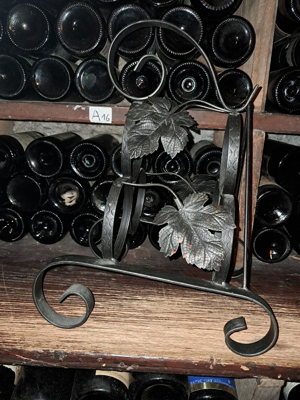 Portabottiglie: porte bouteille en fer forger – Usato da Le locle venduto da juliensaran 2