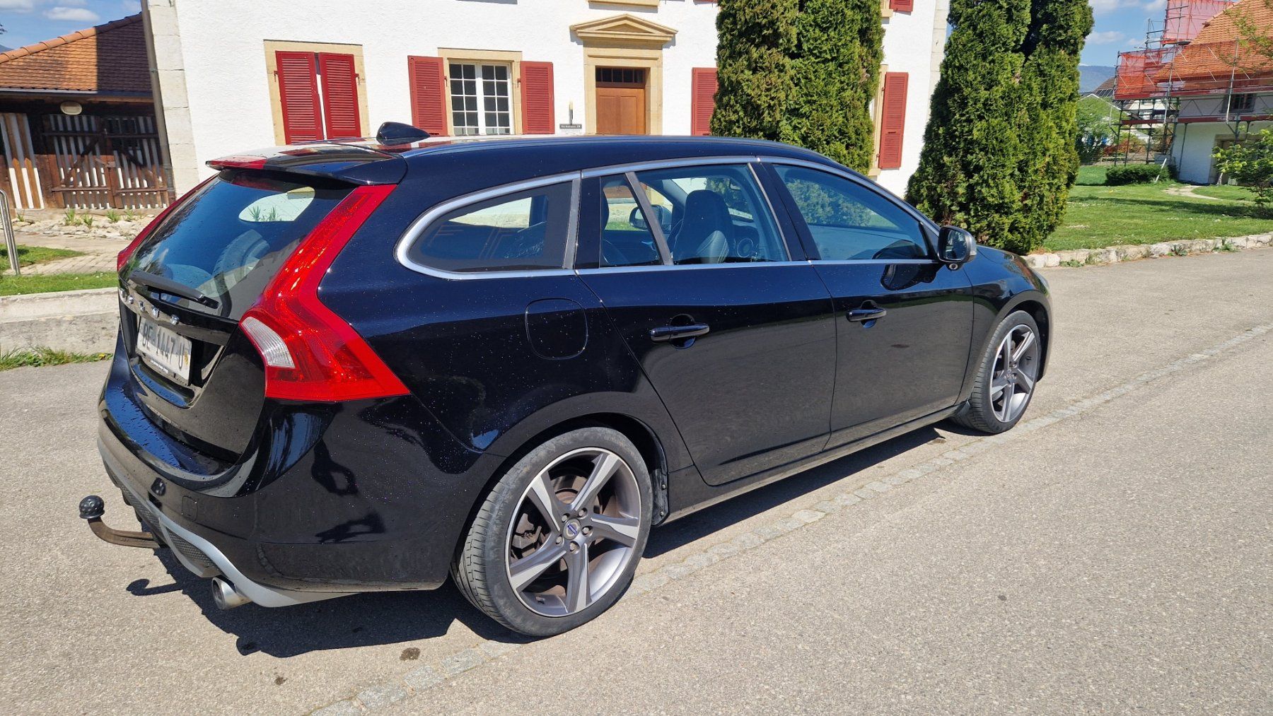 Volvo Automobili: Volvo V60 T6 R-Design ab MFK – Usato da Brügg BE venduto da Topoffice 2