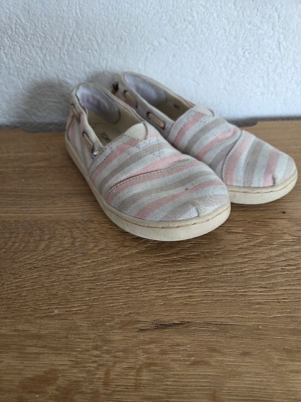 Toms Schuhe für Mädchen: Ballerina TOMS 13.5Y Gr.31 – Gebraucht aus Zollbrück von Huki1