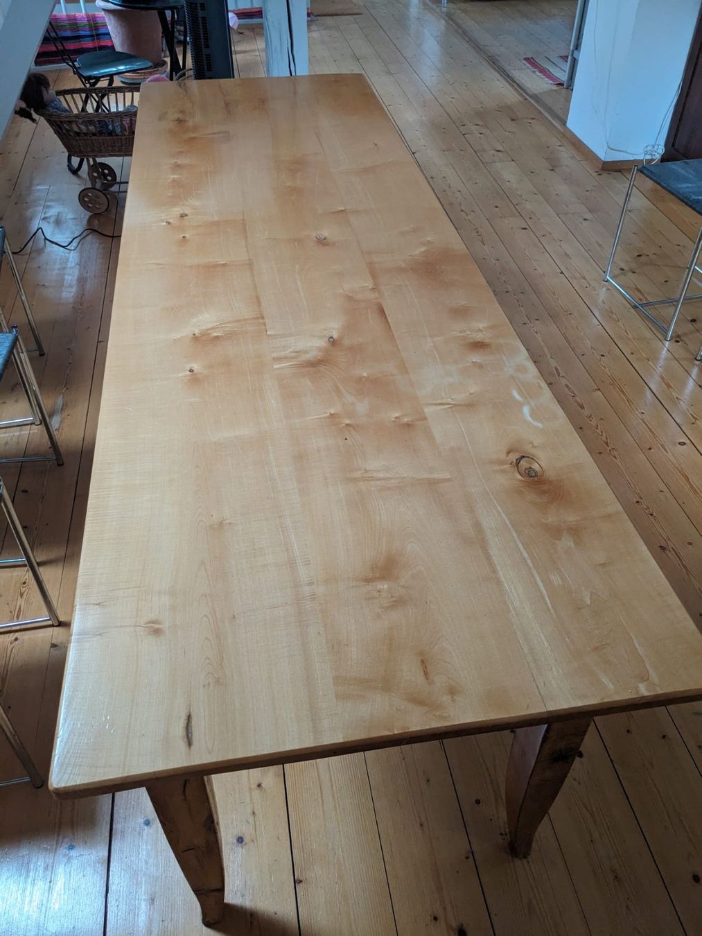 Tische: Schöner Holztisch – Gebraucht aus Zürich von lilric