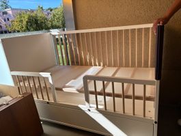 Kinderbett mit Schublade weiss Holz guter Zustand