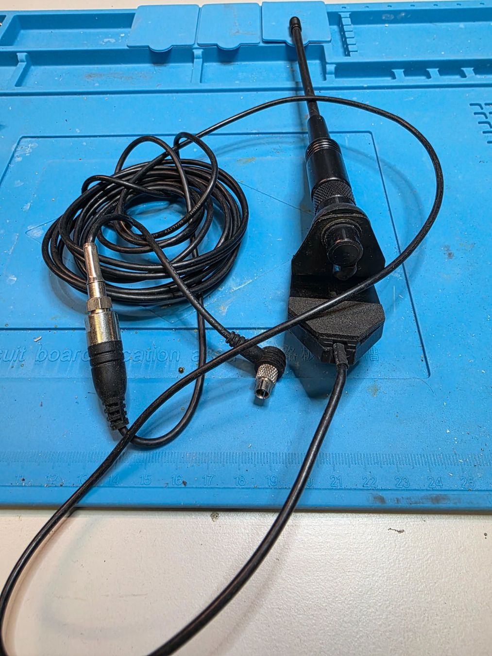 Funktechnik: Funkgerät UHF Antenne – Gebraucht aus Zürich von HB9EZE