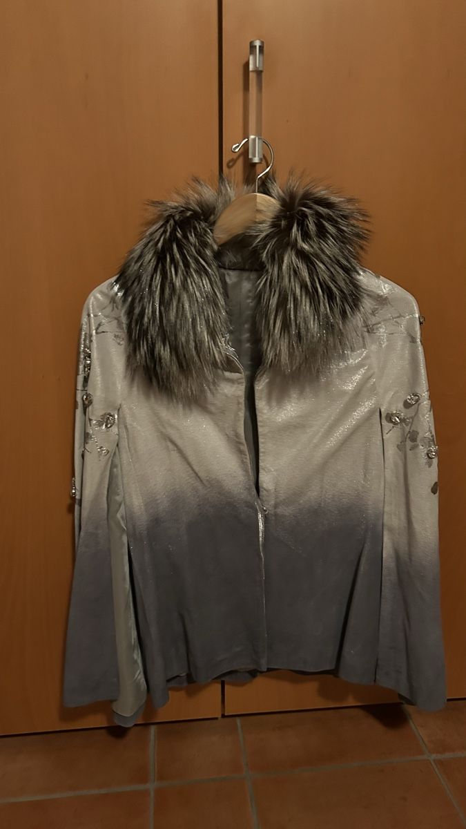 Autres vêtements femmes: Elegant suede cape  – D'occasion à Riva San Vitale par mdu_q68b 1