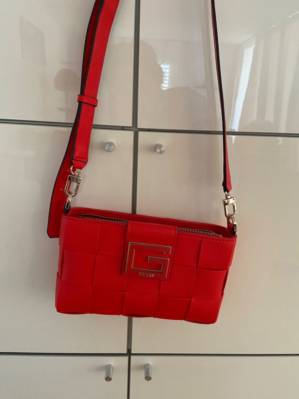 Guess Borse da donna: NEUE - Guess Tasche – Nuovo (secondo la descrizione) da Bülach venduto da kittygismo