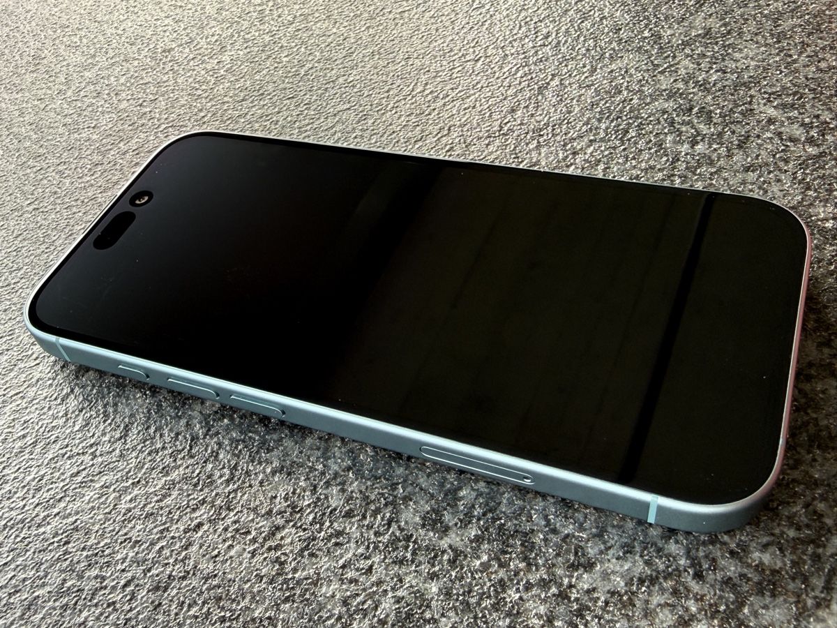 Apple Telefoni cellulari / Smartphones: Smartphone Apple iPhone 16 Ultramarin neuwertig – Usato da Heerbrugg venduto da bischi13 1