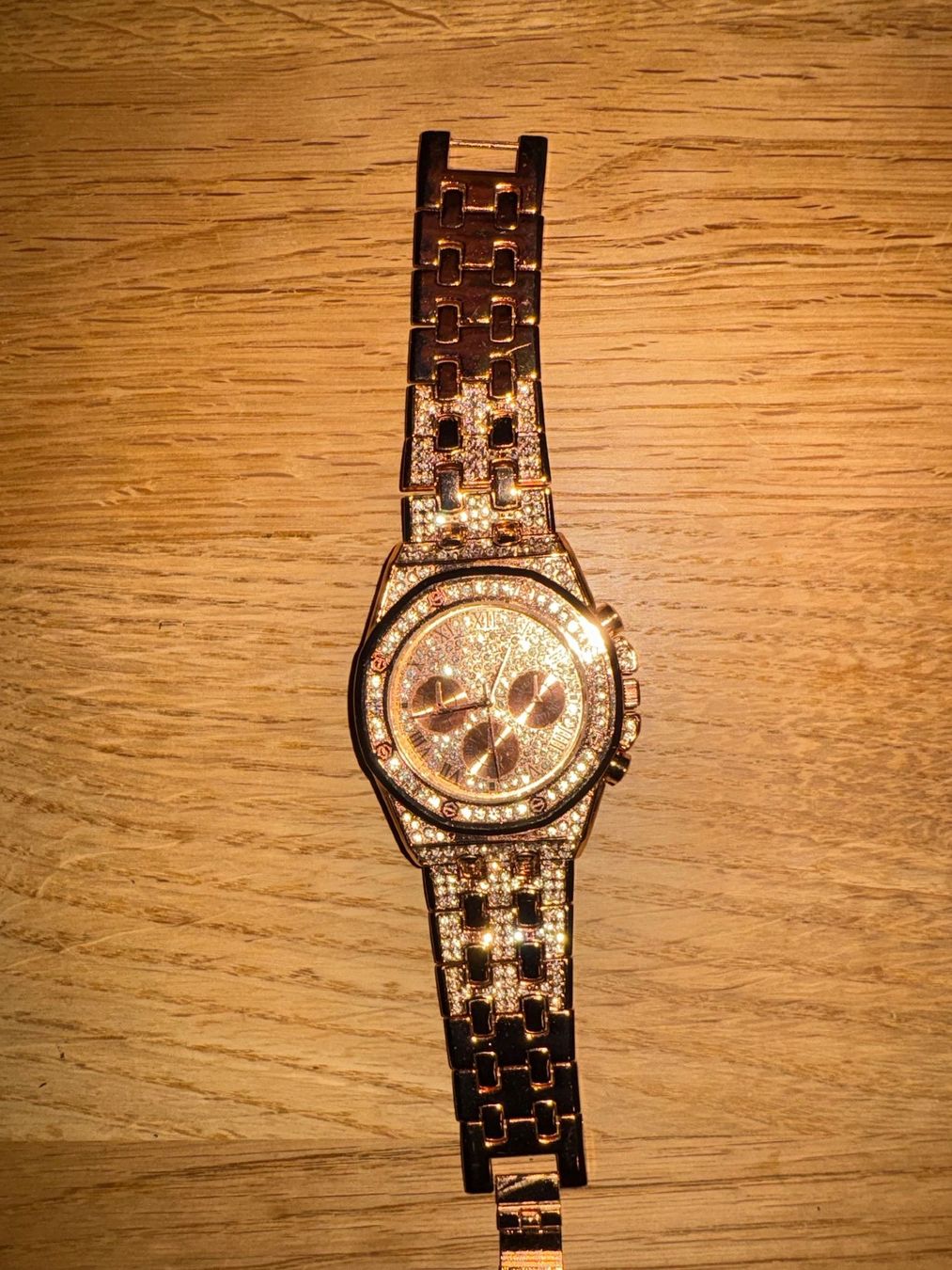 Uhren: Armbanduhr roségold bling – Gebraucht aus Zürich von triangular