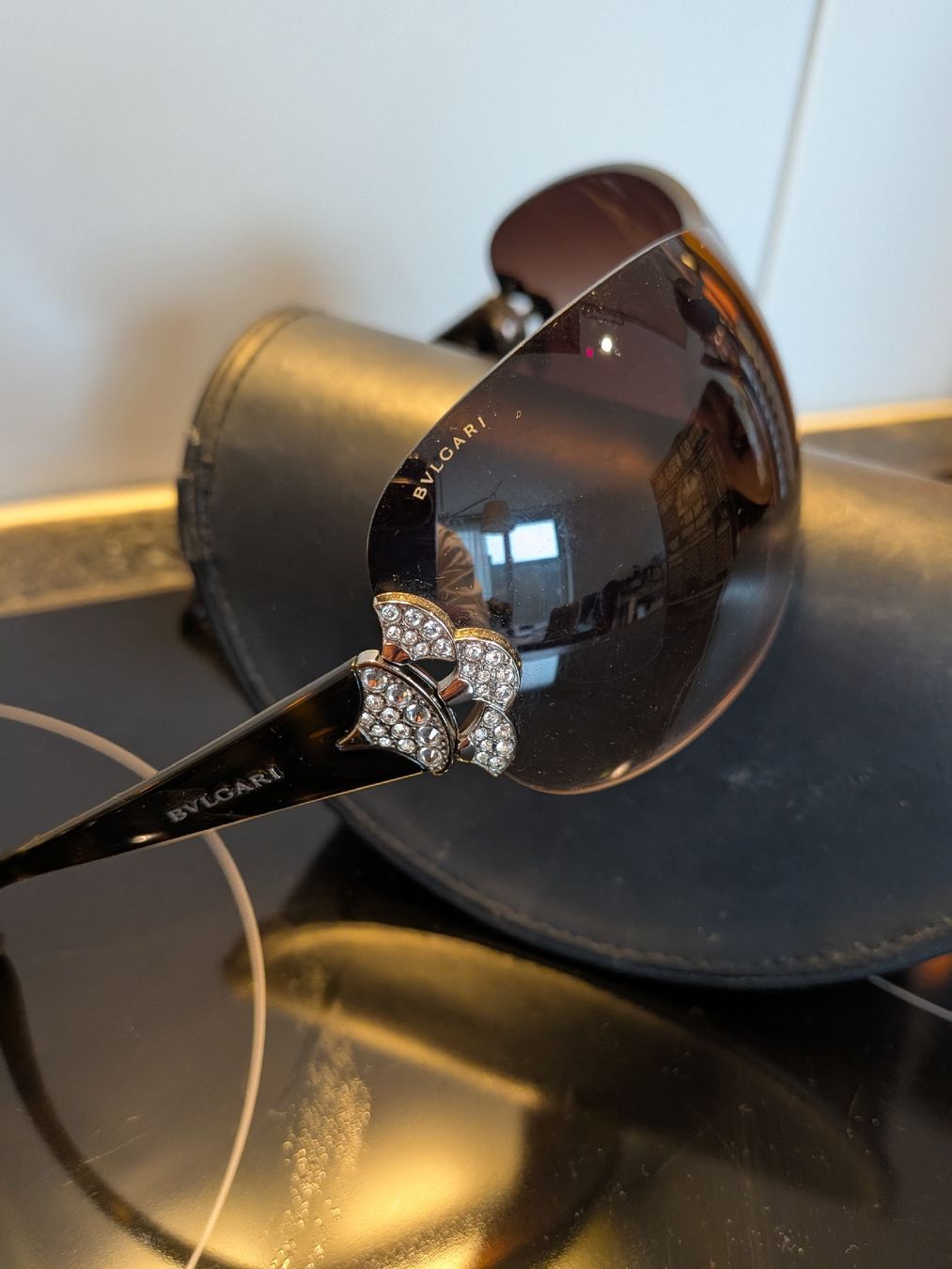 Bulgari Occhiali & Lenti: Stylish Bulgari Sunglasses with Rhinestones – Usato da Zürich venduto da yan_8lg2