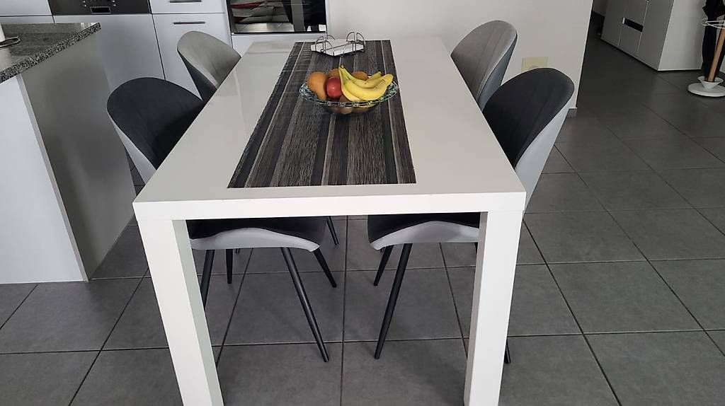 Tables: Esstisch + 4 Stühle – D'occasion à Uster par JG1988 1