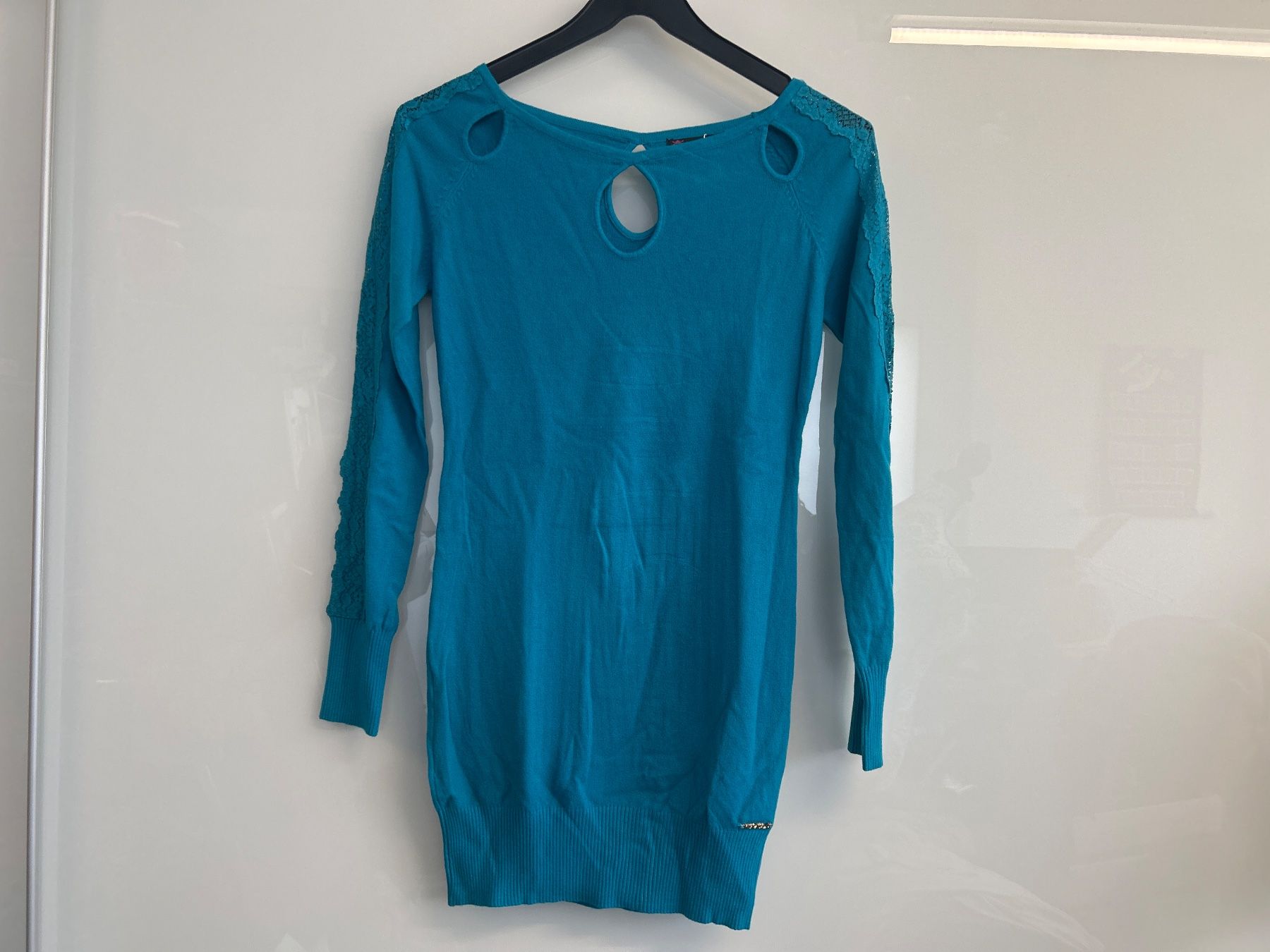 Maglioni & Felpe: Pullover Lang Figurbetont mit Spitze 1 Size Neu – Nuovo e nell'imballaggio originale da Regensdorf venduto da Spyke55