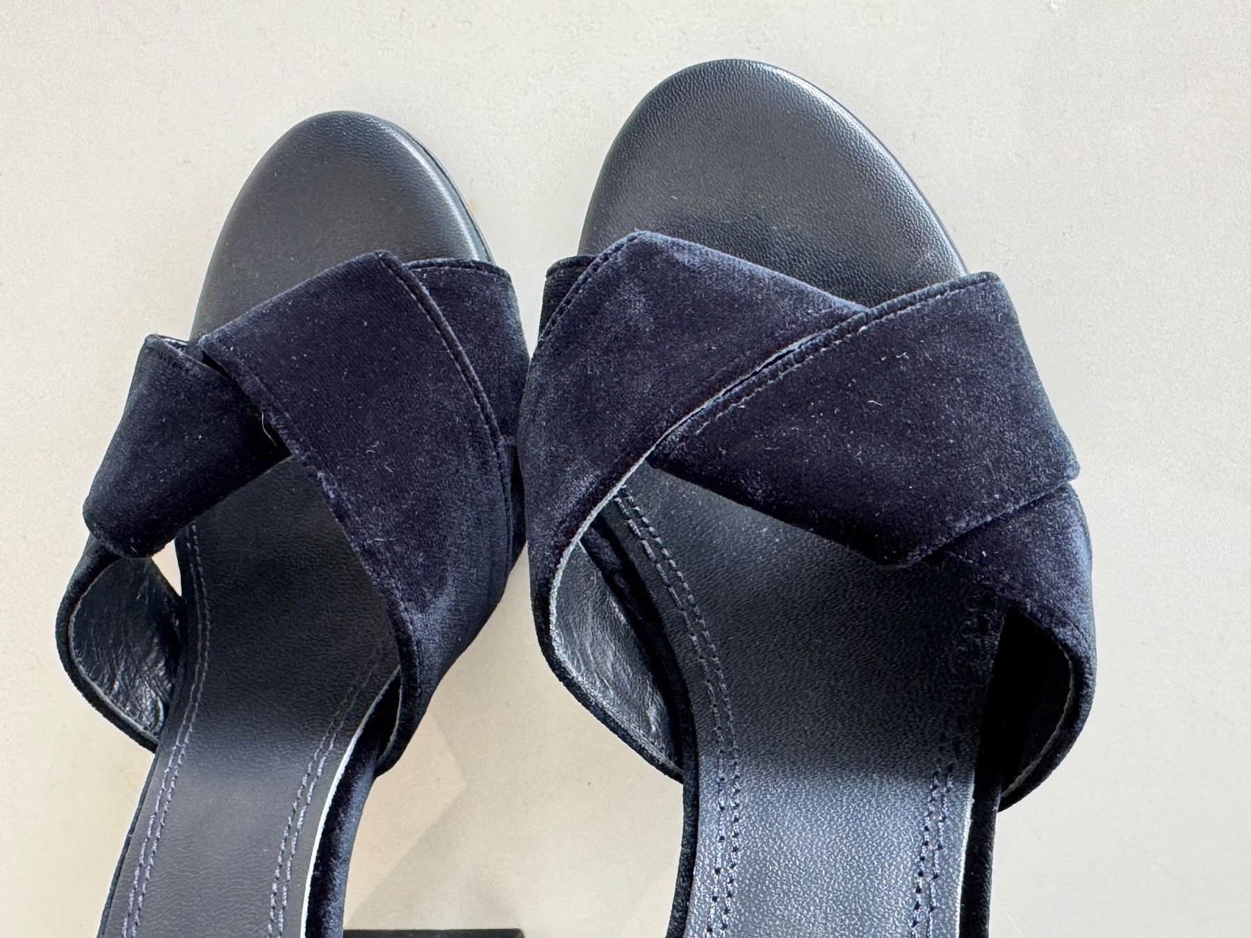 Maje Scarpe da donna: Maje Sandalen aus Samt, Gr. 38 – Nuovo (secondo la descrizione) da neerach venduto da Ywonder 4
