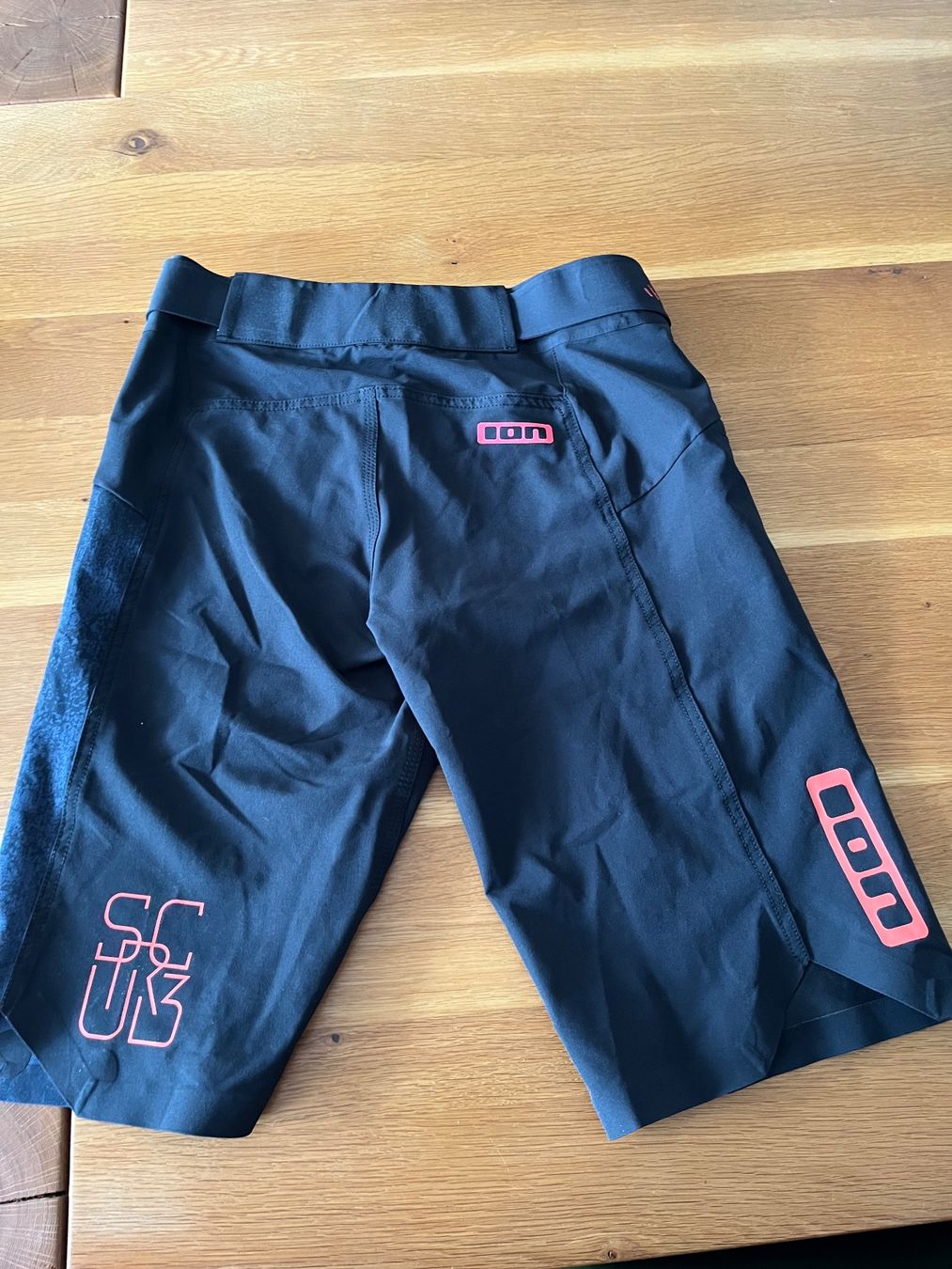 Pantaloni: Fahrrad/Freizeit-Shorts zu verkaufen – Usato da Walenstadt venduto da michi123G 1