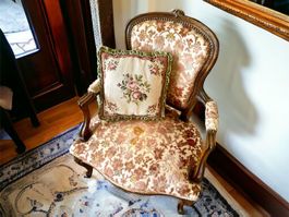 Antiker Sessel mit Armlehne inkl. Kissen Barock Rokoko Style