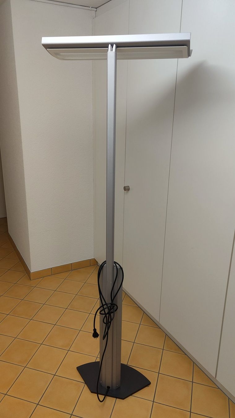 Tulux Lampes: Stehlampe – D'occasion à Tuggen par ben_dm9r 1