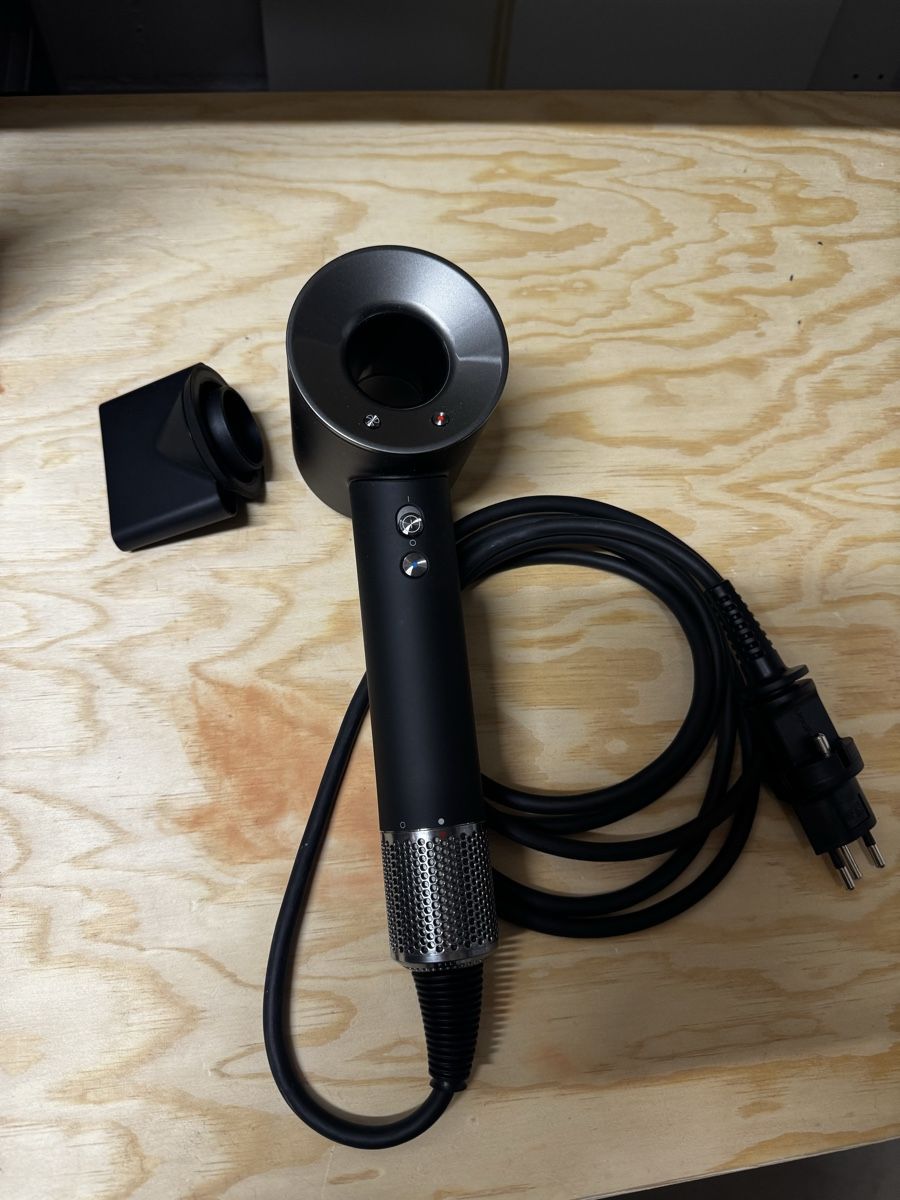 Dyson Asciugacapelli: Dyson Supersonic Black Haartrockner – Usato da Hochdorf venduto da rem_qwr9 1