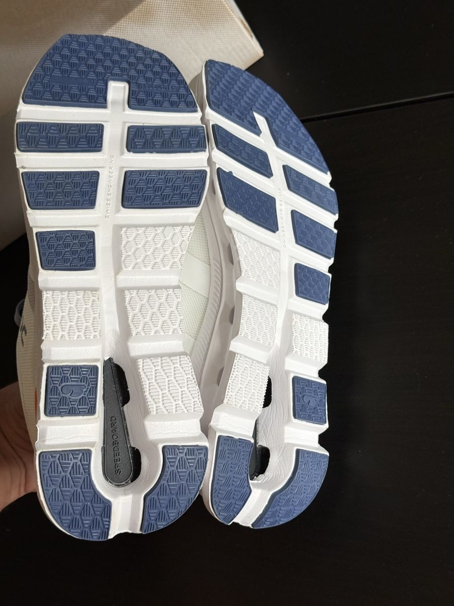 On Chaussures hommes: On Cloudrunner Undyed-White Flame Gr.43 – Neuf avec emballage d'origine à Wallbach par Nenex 4