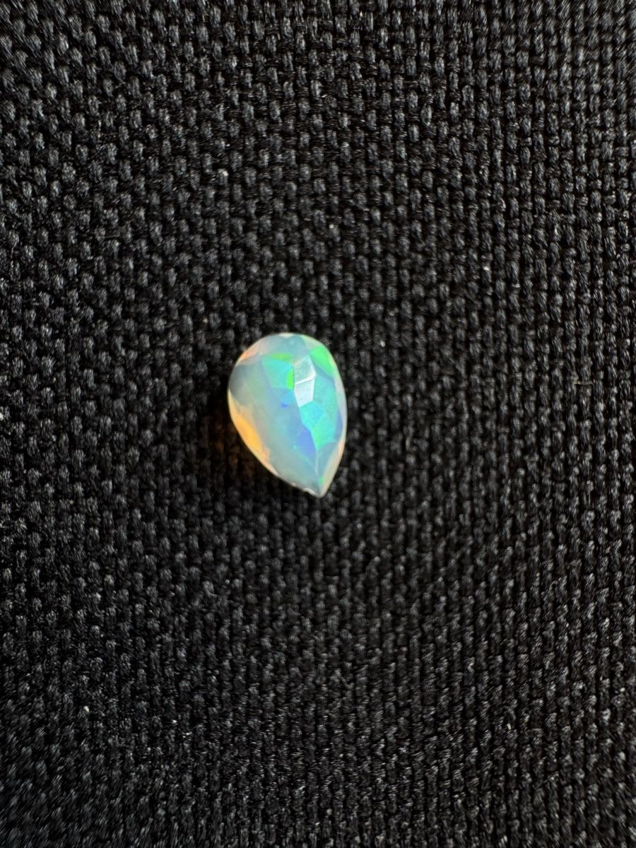 Pietre preziose: Äthiopischer Opal 0.65ct – Nuovo e nell'imballaggio originale da Wängi venduto da Horus90