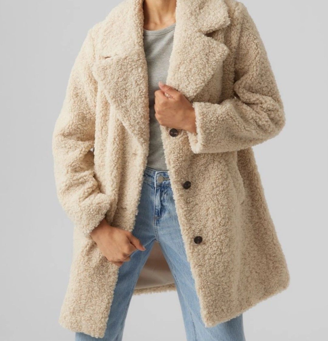 Vero Moda Cappotti: vero moda mantel teddy gr. S – Usato da Basel venduto da Treasurehunter 6