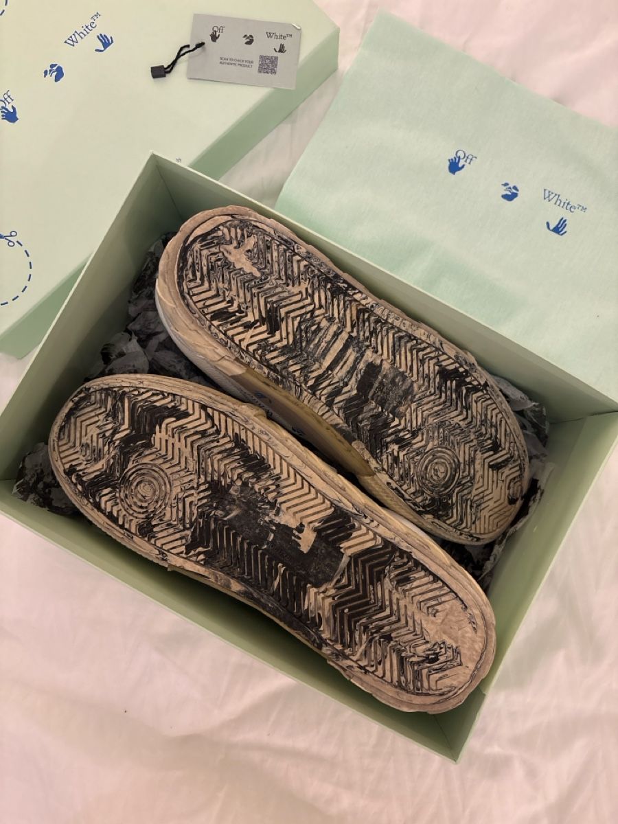 Off-White Scarpe da uomo: Off-White white trainers, size 44. Great Price! – Usato da Meilen venduto da Jazzey_Official 3