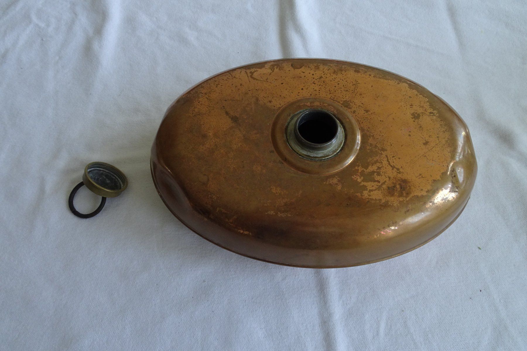 Contenitori & Simili: antiker Kupfer Topf oval mit Schraubdeckel – Usato da Strengelbach venduto da schmetterling20 1