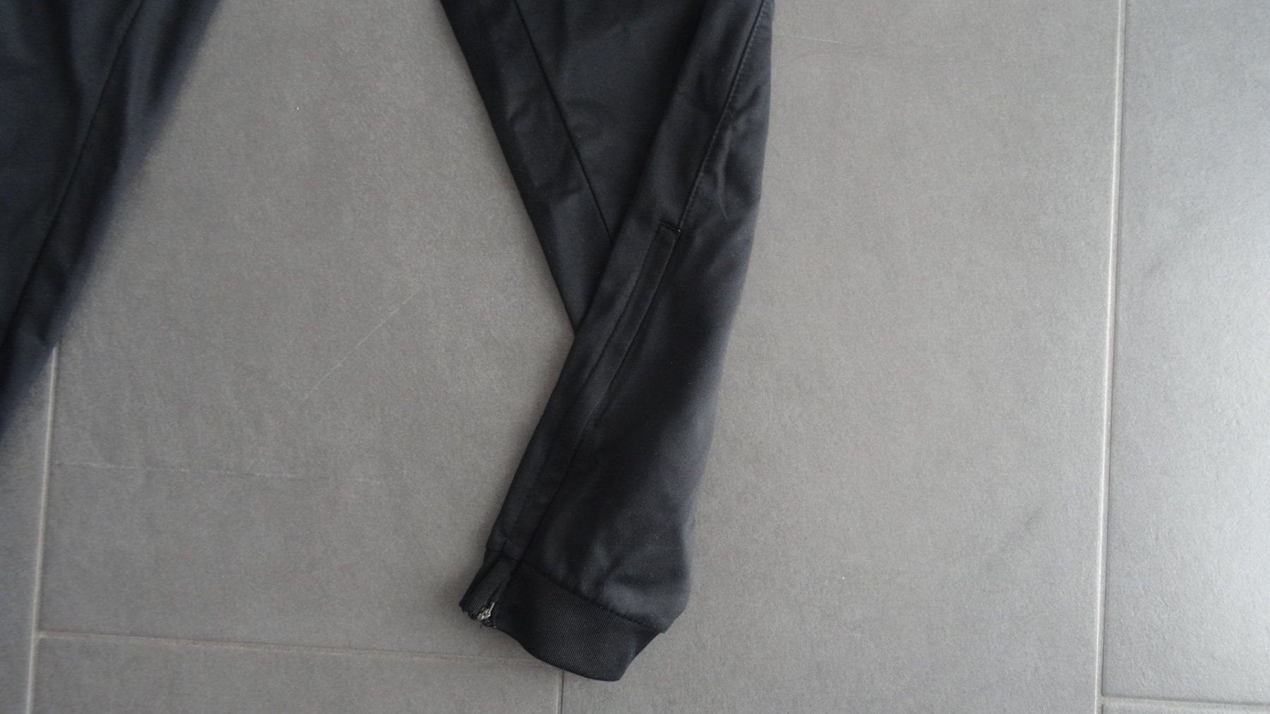 Jako Pantaloni: JAKO Training Allround, Jogginghose, schwarz, Gr. S – Usato da Beinwil am See venduto da den_p9db 2