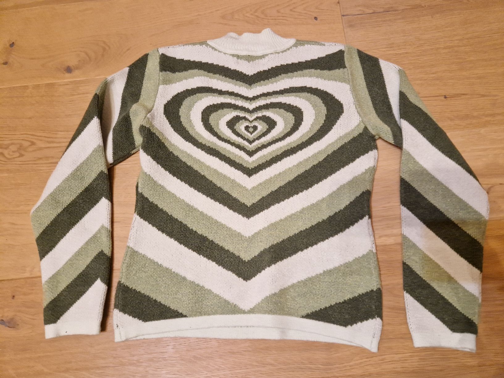 Maglioni & Felpe: Stylischer Cider Pulli Herz Gr. S Vintage Look grün – Usato da Mellingen venduto da BiBi.16 2