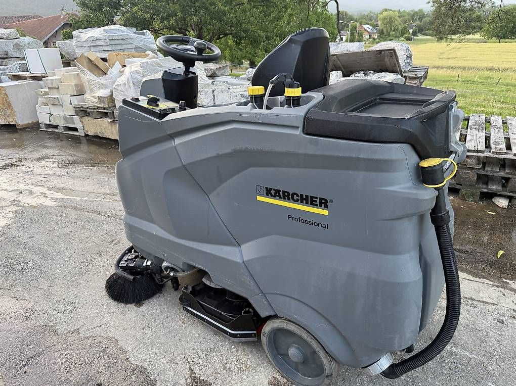 Kärcher Tutte le macchine: Autolaveuse Karcher B150 – Usato da Crassier venduto da pet_sn9s 1