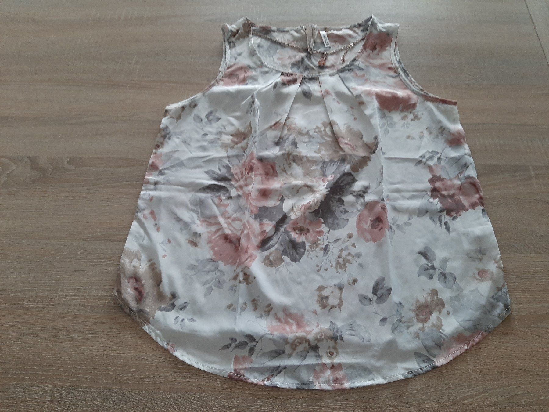 Blusen: Chicorée Bluse ärmellos Blumenmuster Grösse L mit Kette – Neu (gemäss Beschreibung) aus Menziken von Rien1 1