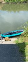 Kajak mit Padel westen und zubehör