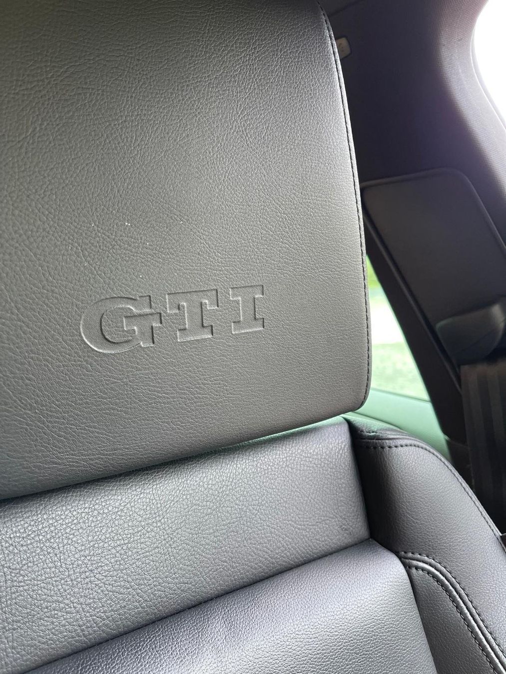 VW Automobili: VW Golf 6 GTI, ab MFK! – Usato da Menzingen venduto da sabrina.mancino 9