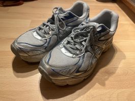 Asics Sneakers
