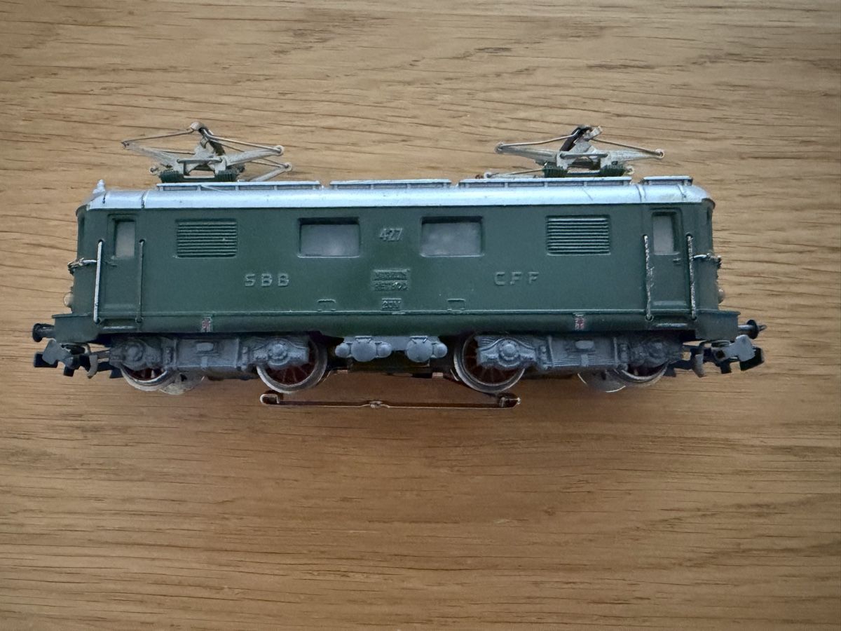 SBB/CFF/FFS Modelleisenbahnen: Märklin E-Lok Re 4/4 Lok-Nr. 427 – Gebraucht aus Schaffhausen von KellerJuerg