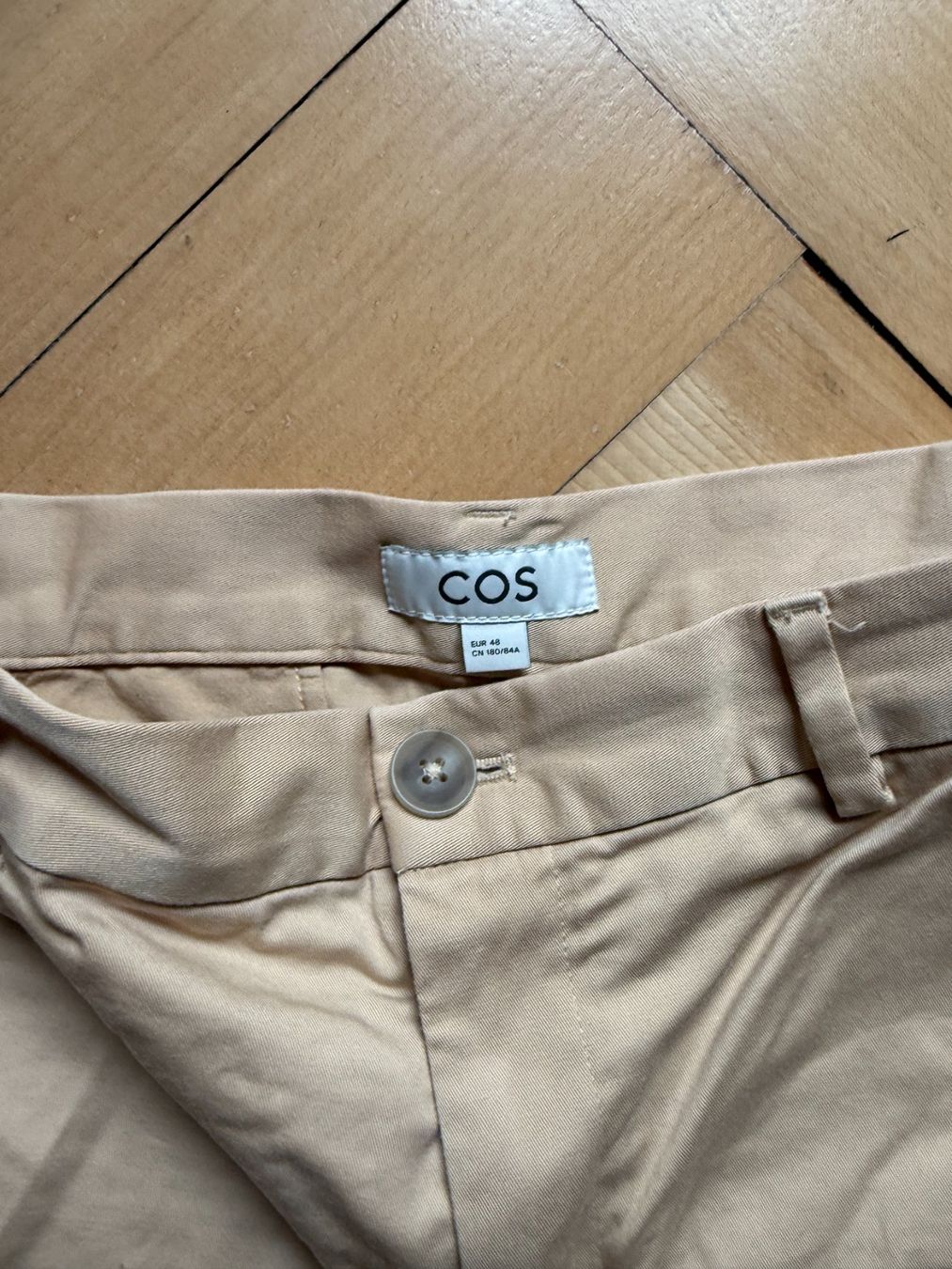 Cos Hosen: COS - Shorts beige 48 – Gebraucht aus Zürich von Diazaio 1