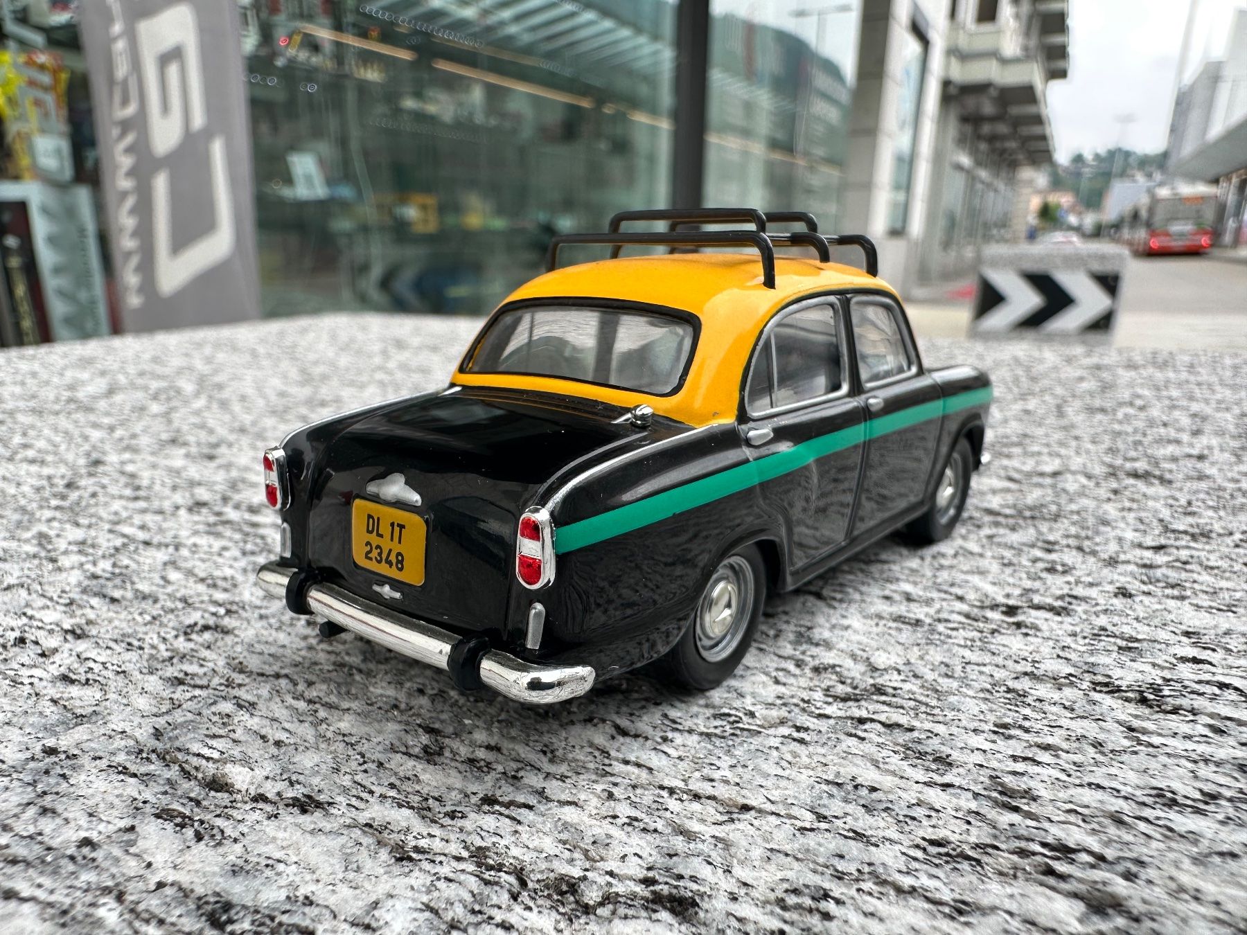 Kit di modellismo & Modellini statici: Deagostini 1:43 Hindustan Ambassador – Usato da Chiasso venduto da Carrara-Modellismo 2