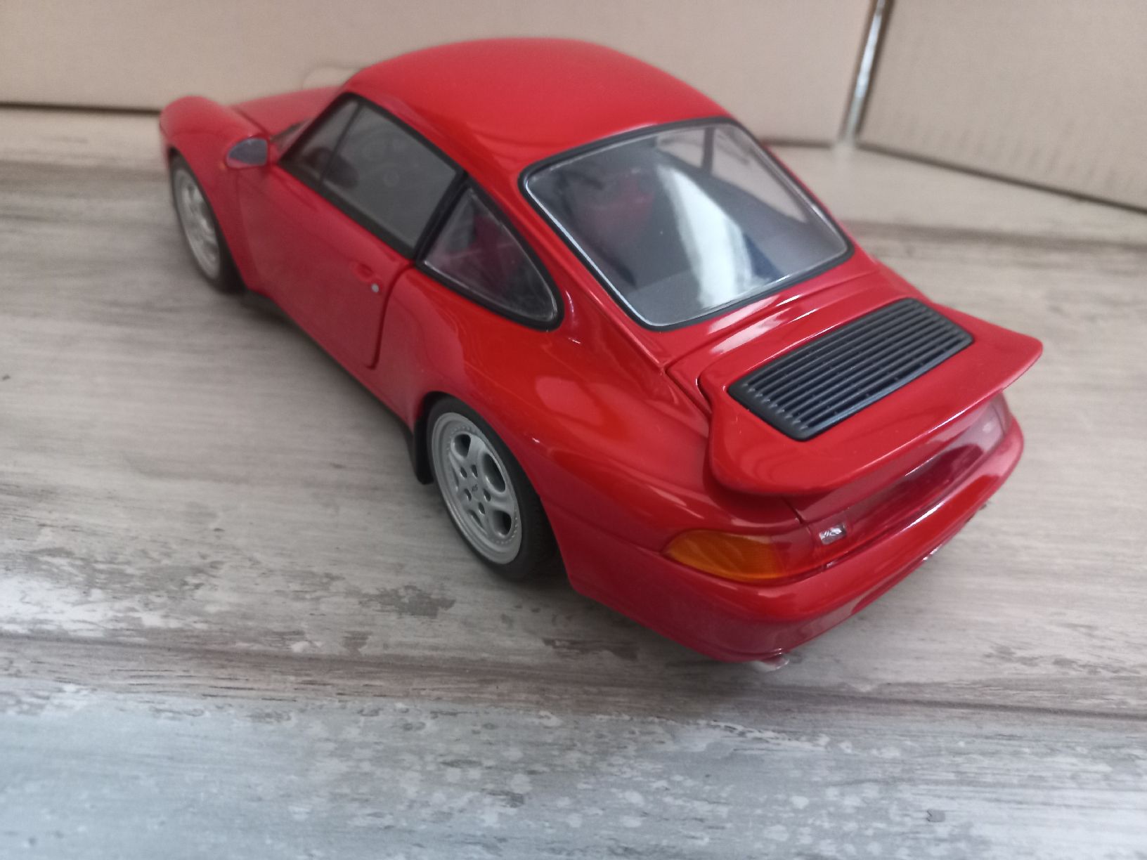 Porsche Voitures modèles: Porsche 911 993 RS 1/18 UT Models – D'occasion à Attalens par remy_s00 2