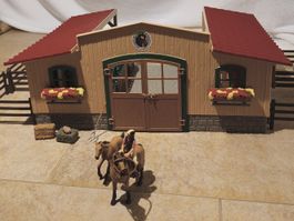 Schleich Pferdehof mit Zubehör