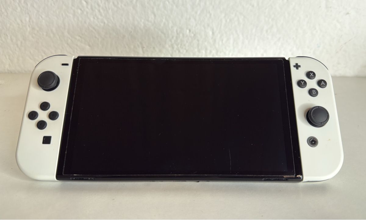 Nintendo Konsolen: Nintendo Switch OLED White - complete set 🎮 – Gebraucht aus Ehrendingen von bubulence 1