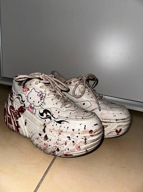 Bershka Chaussures hommes: Hello Kitty Plattform Schuhe – D'occasion à Schlieren par S_Dragon 3