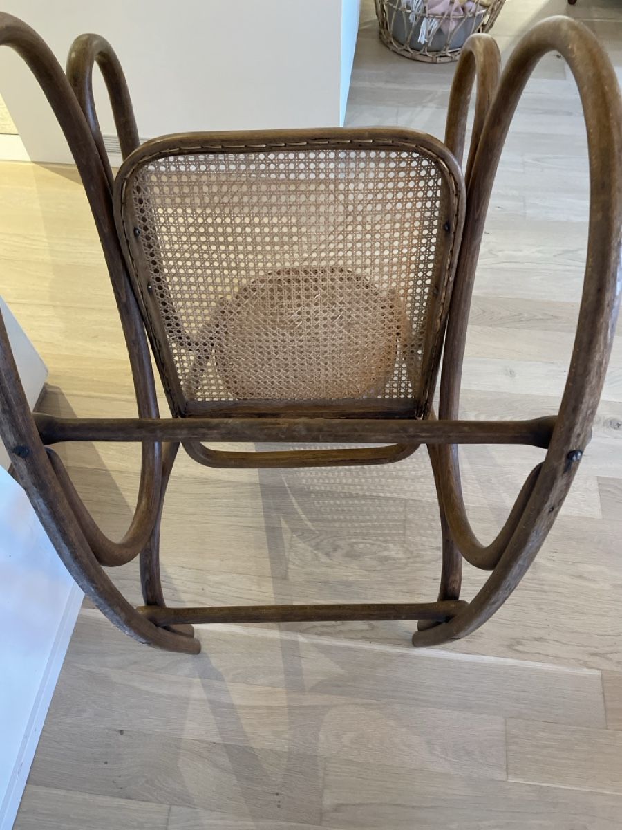 Stühle: Rattan-Schaukelstuhl antik – Gebraucht aus Schaffhausen von Ginavo 5
