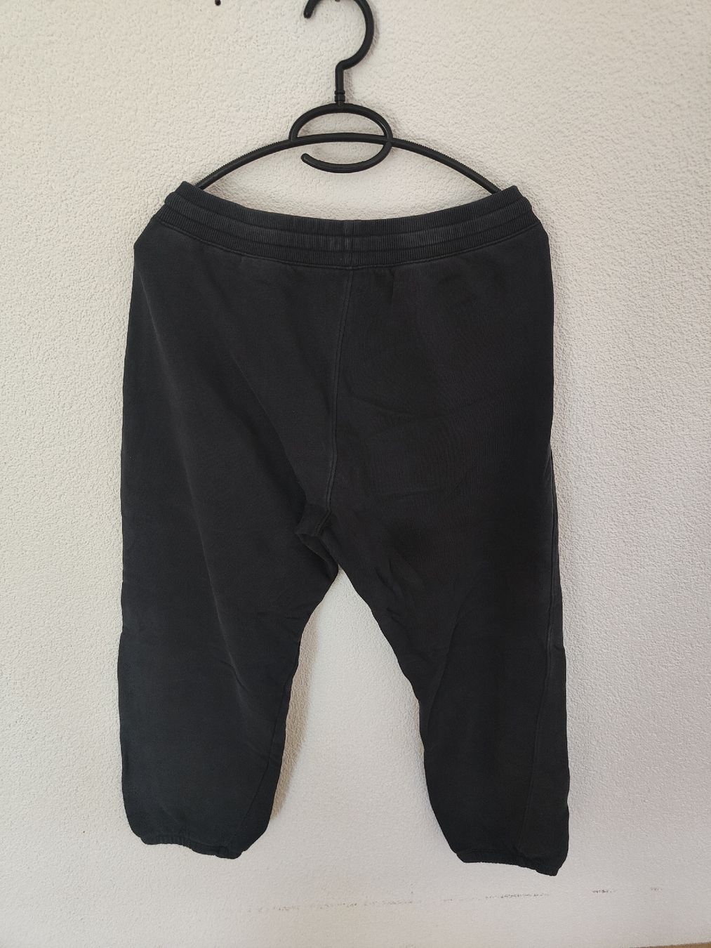 Pantaloni: Jogginghose schwarz elastische Bündchen gebraucht – Usato da Niederscherli venduto da lavan1996 1