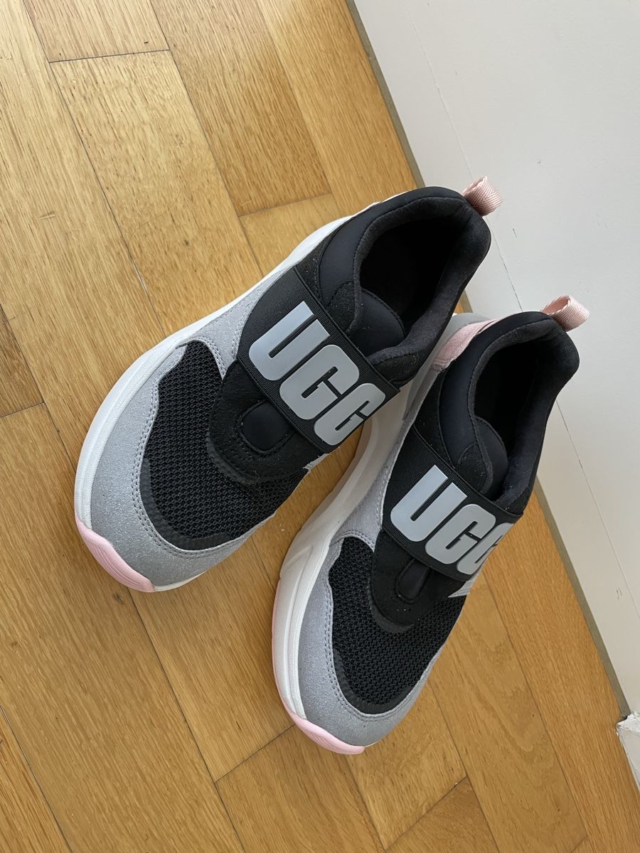 Damenschuhe: UGG Sneaker – Gebraucht aus St. Gallen von Emifrei