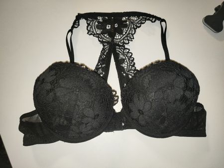 Soutien-gorge noir dentelle, dos nageur, taille 75B