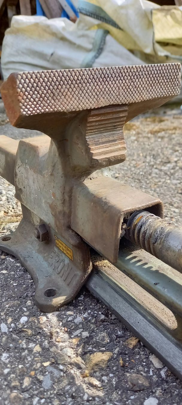 Alle Werkzeuge: Schraubstock – Gebraucht aus Oberfrittenbach von Damo1 1