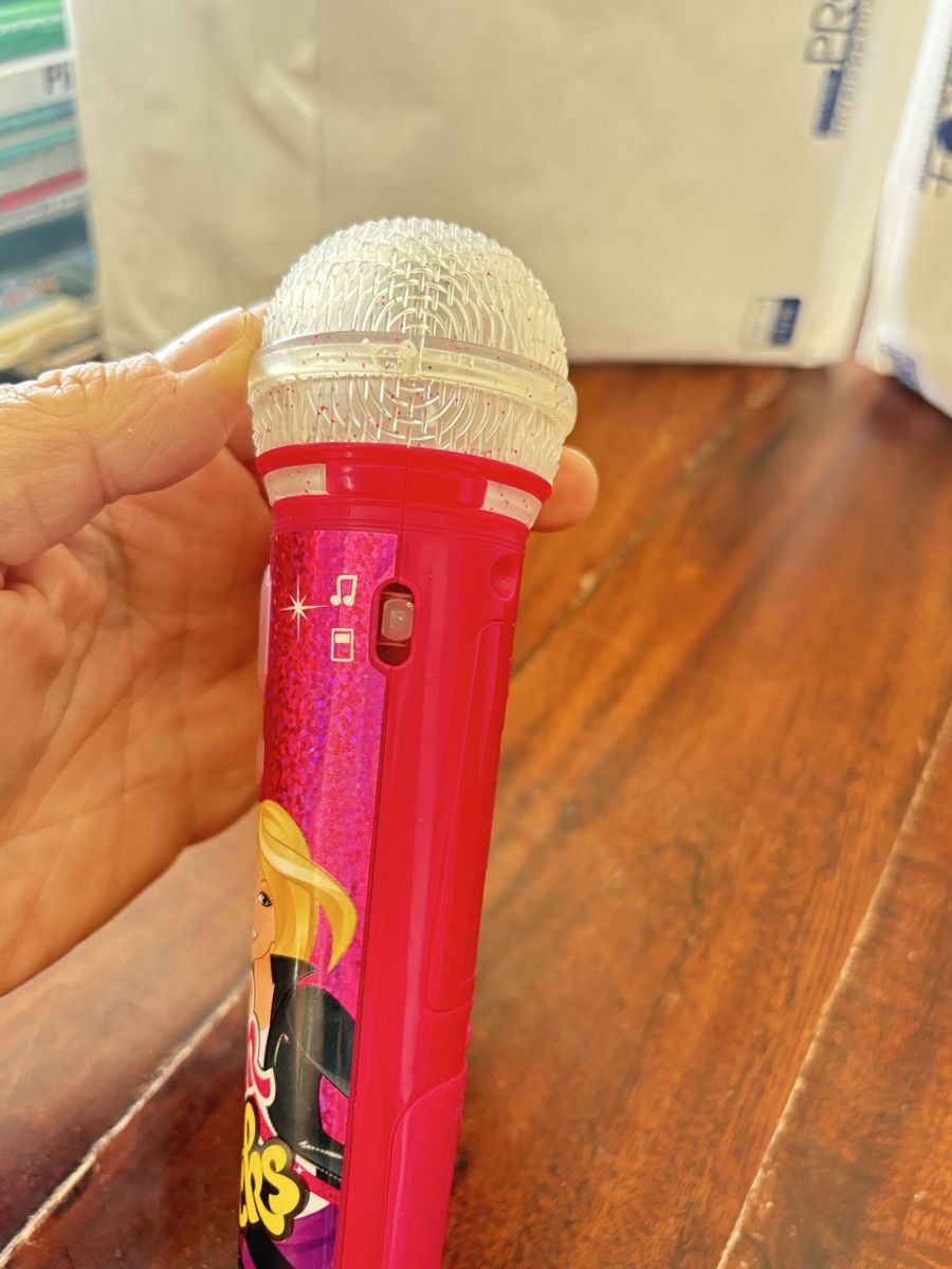 Giocattoli: Microphone rose Barbie "Pink Rocks" pour enfant – Usato da Vufflens-la-Ville venduto da newlifegva 1