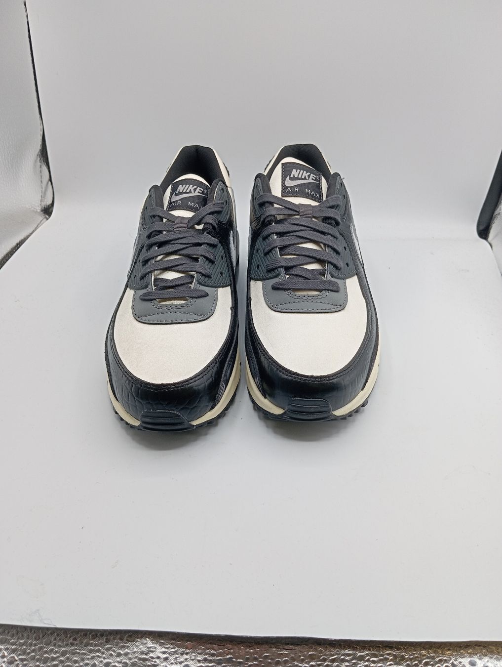 Nike Herrenschuhe: Nike Air Max 90 (EU44) – Neu und originalverpackt aus Schaffhausen von outlez 2