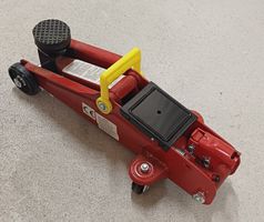 Hydraulischer Wagenheber bis 2t