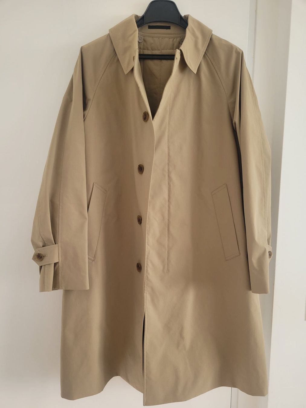 Uniqlo Mäntel: Imperméable beige classique, coupe droite – Gebraucht aus St-Sulpice VD von Piggy03